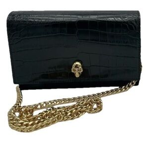 Alexander McQUEEN (NWT) Black Croc-Embossed Chain Bag